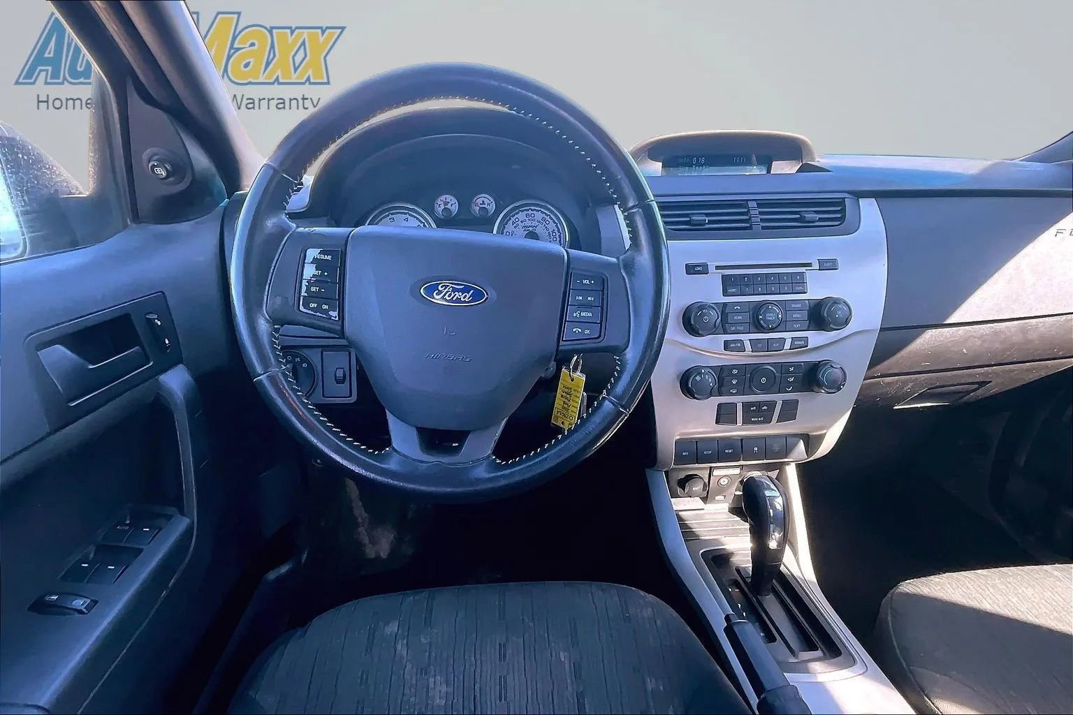 Used 2010 Ford Focus SE FWD image 14