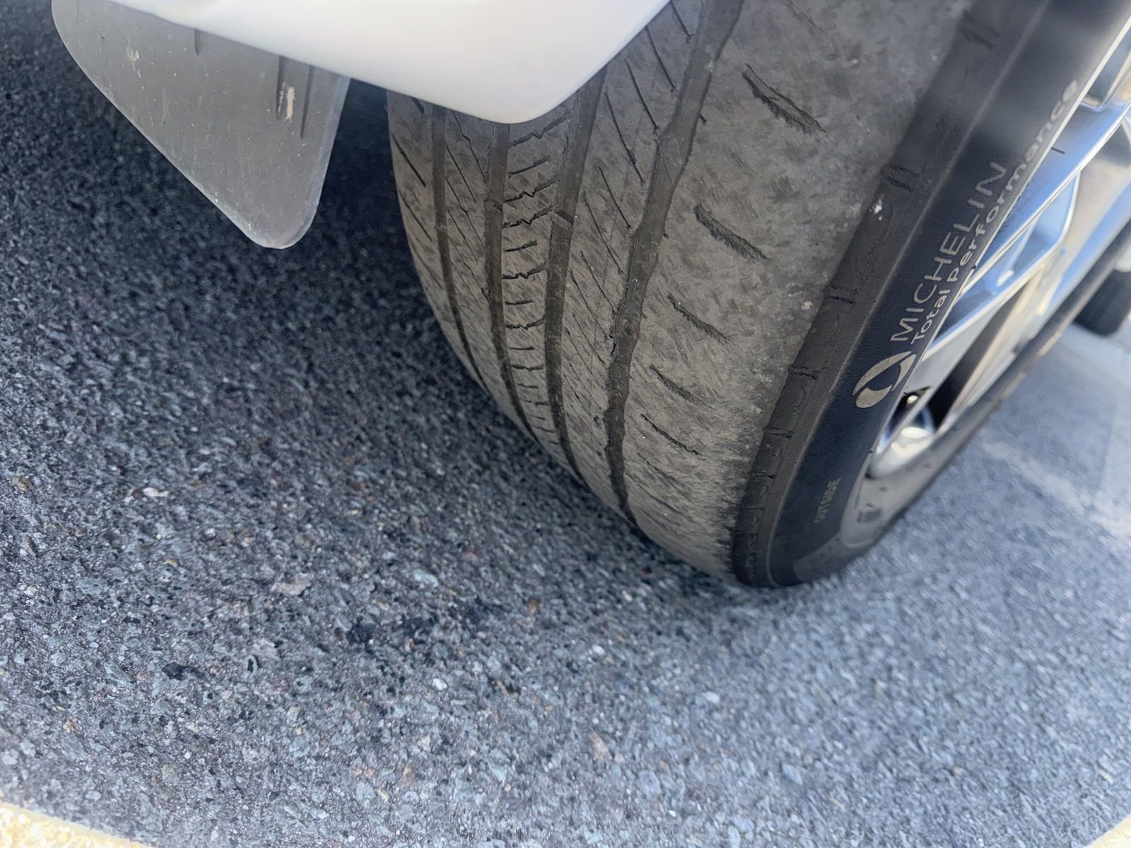 Used 2022 Genesis GV70 2.5T w/ Advanced Package image 4