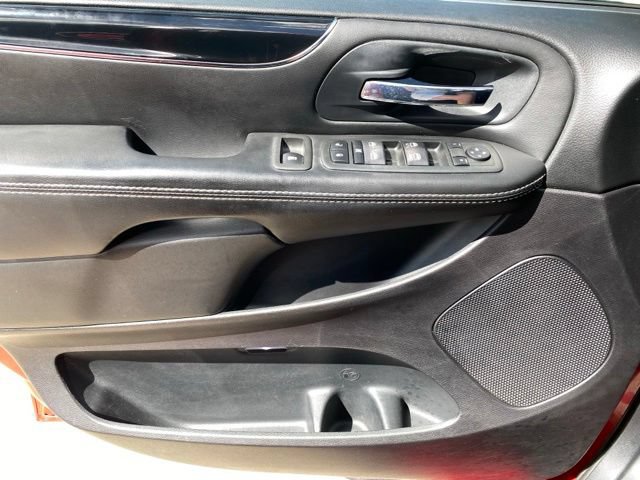 Used 2014 Dodge Grand Caravan SE FWD image 15