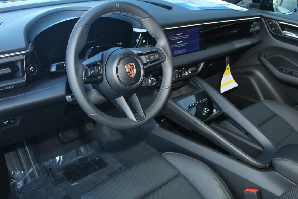 New 2026 Porsche Macan 4 Electric AWD/4WD image 4