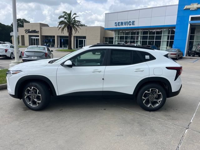 New 2026 Chevrolet Trax LT w/ Sunroof Package FWD image 3