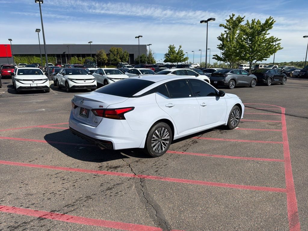 Used 2024 Nissan Altima 2.5 SR AWD/4WD image 5