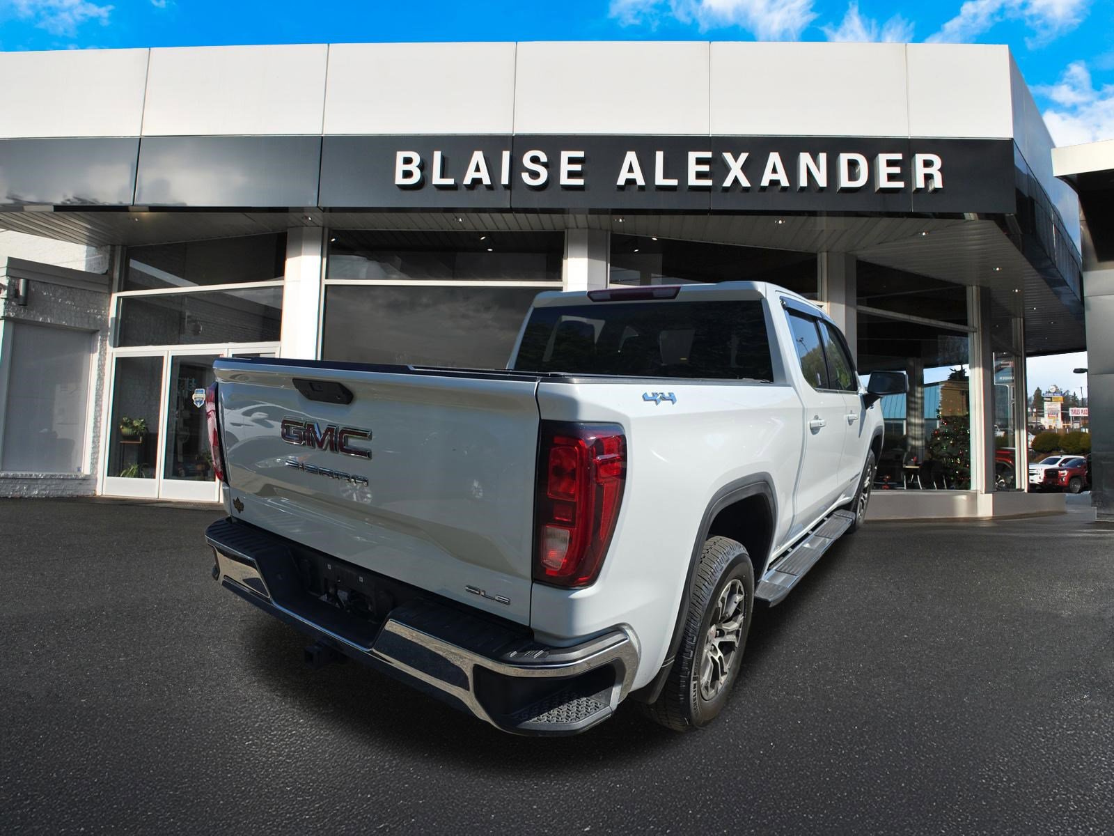 Used 2021 GMC Sierra 1500 SLE AWD/4WD image 3