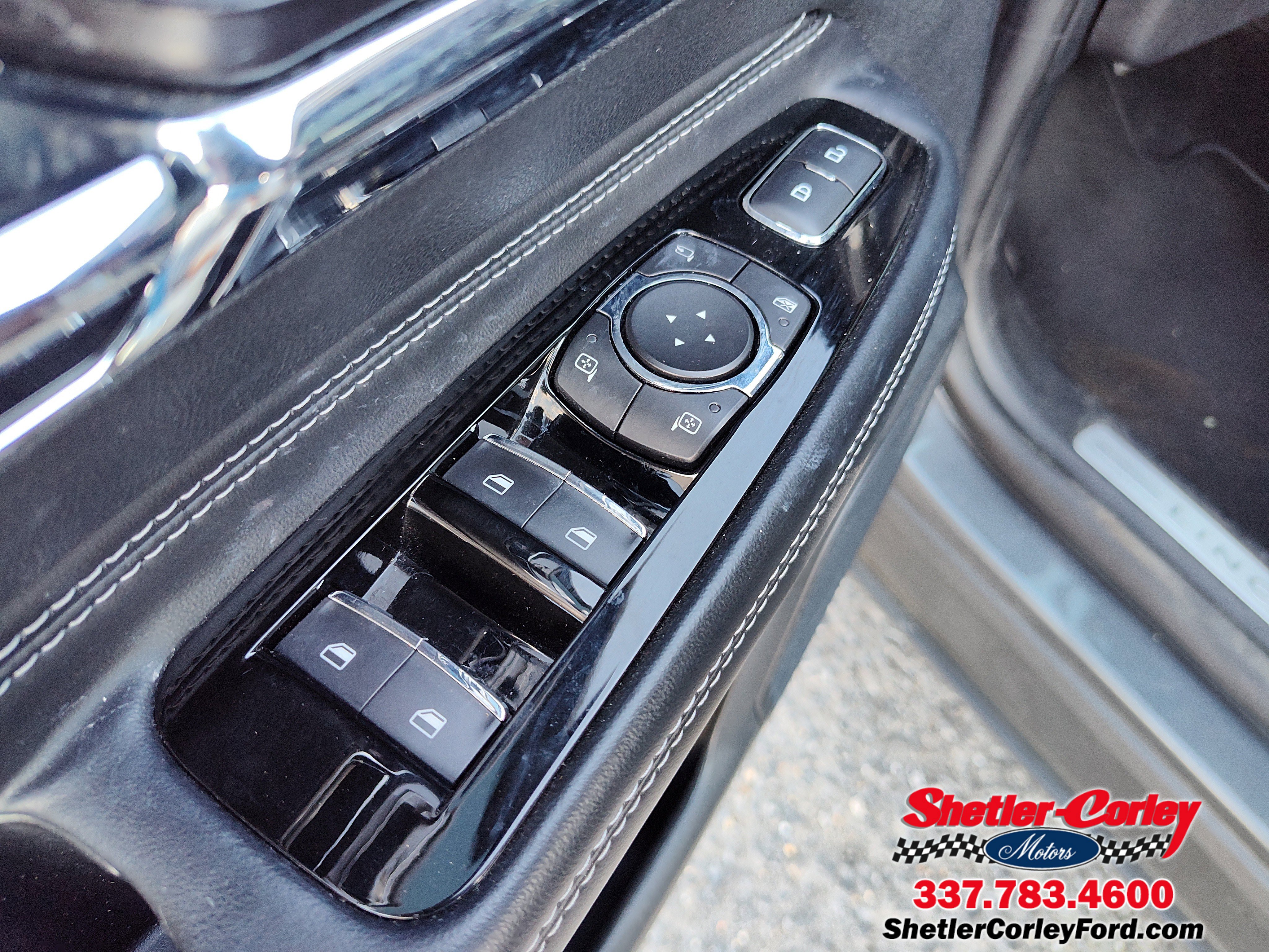 Used 2022 Lincoln Corsair Reserve w/ Equipment Group 201A image 16