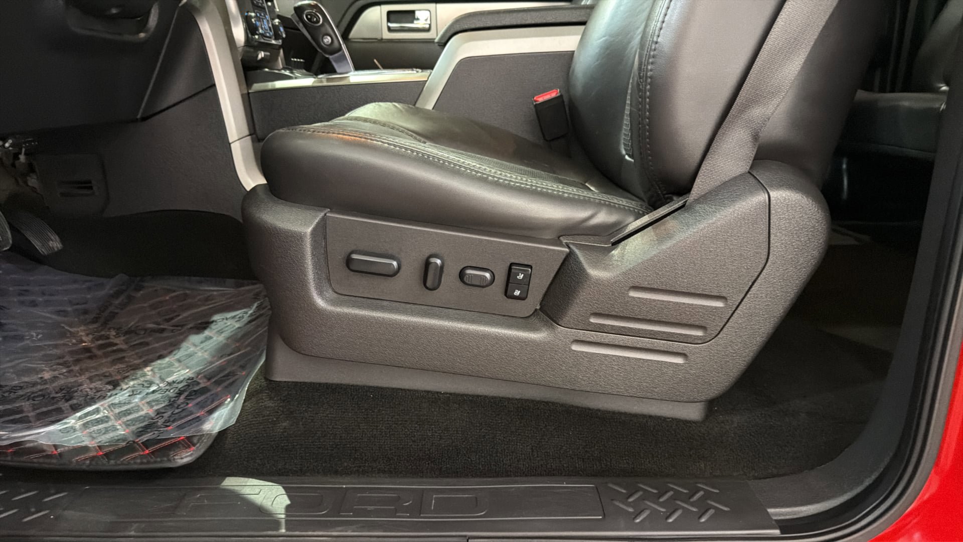 Used 2013 Ford F150 Raptor w/ Luxury Equipment Group image 20