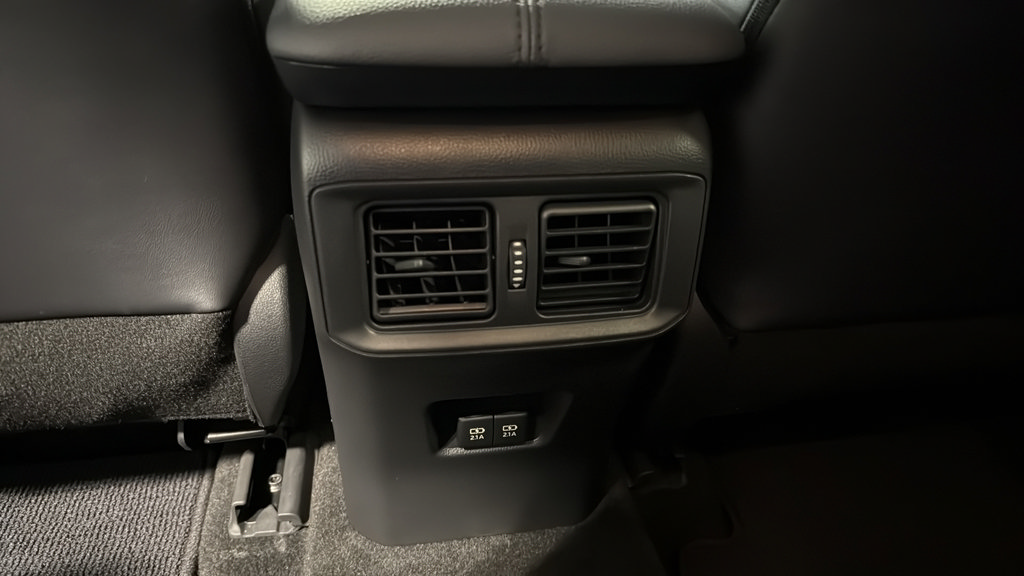 Used 2020 Toyota RAV4 Limited w/ Carpet Mat Package AWD/4WD image 18