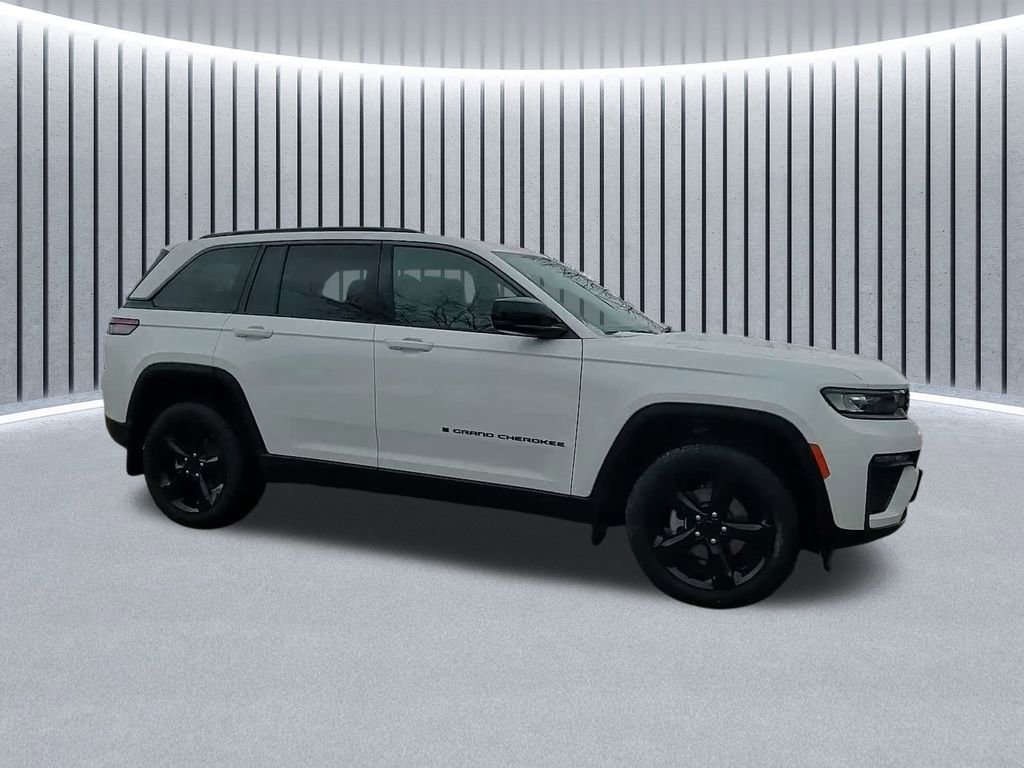 New 2026 Jeep Grand Cherokee Limited w/ Limited Altitude Package image 4