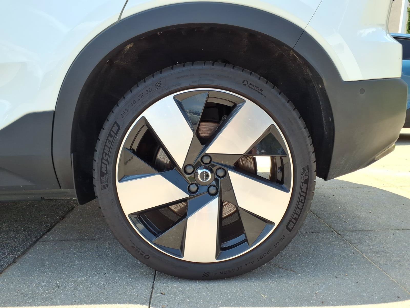 Certified 2023 Volvo C40 P8 Recharge Ultimate AWD/4WD image 23
