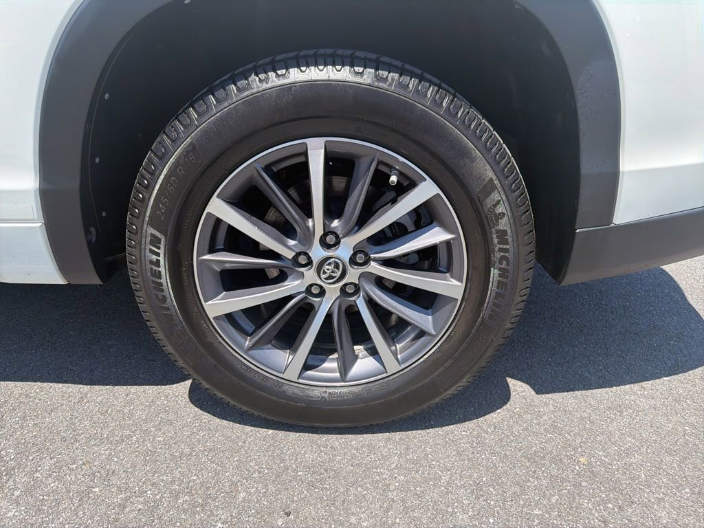 Used 2017 Toyota Highlander XLE FWD image 12