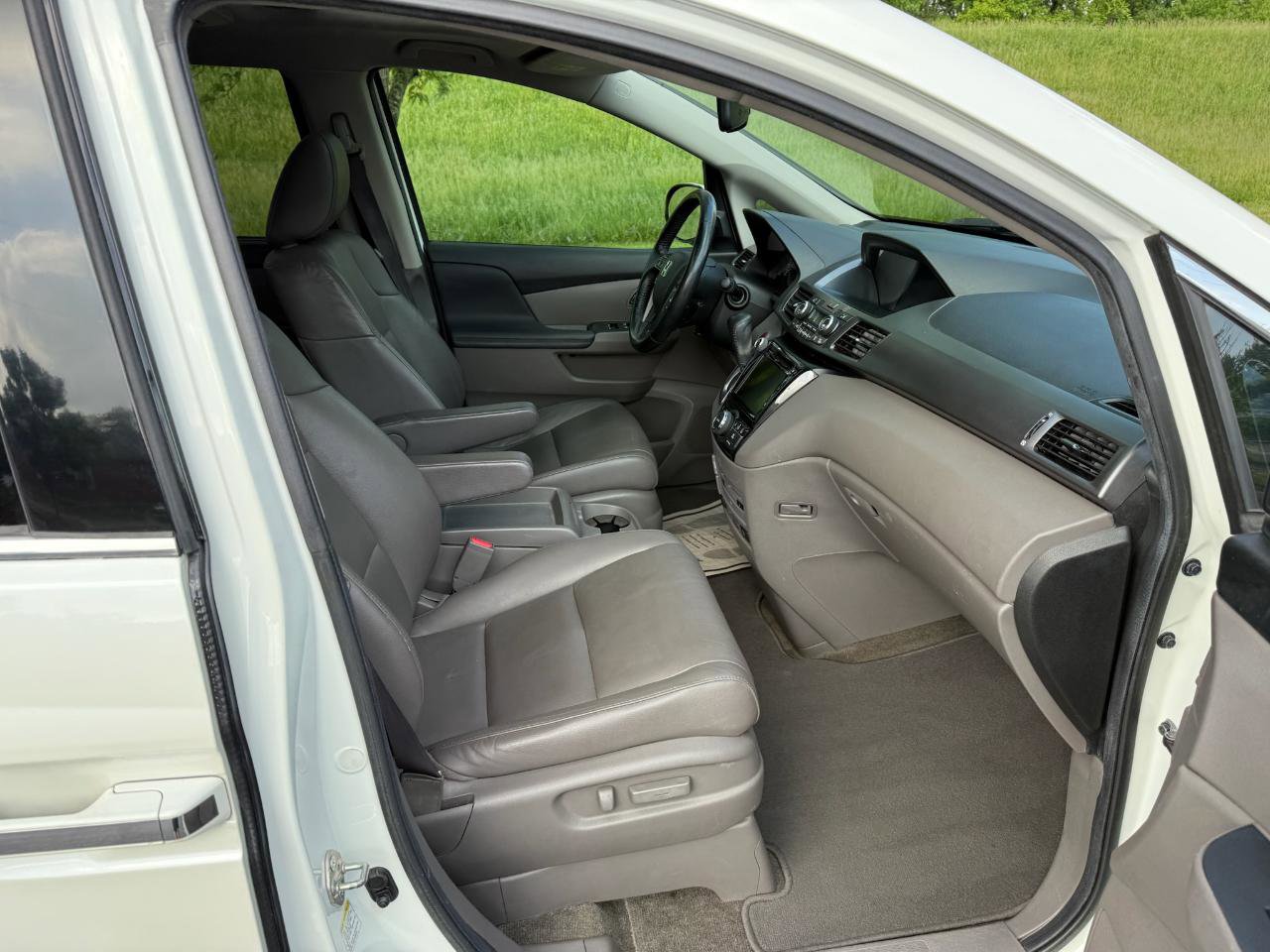 Used 2014 Honda Odyssey Touring Elite image 26