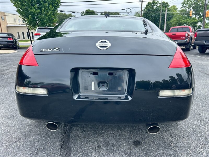 Used 2008 Nissan 350Z Touring RWD image 4
