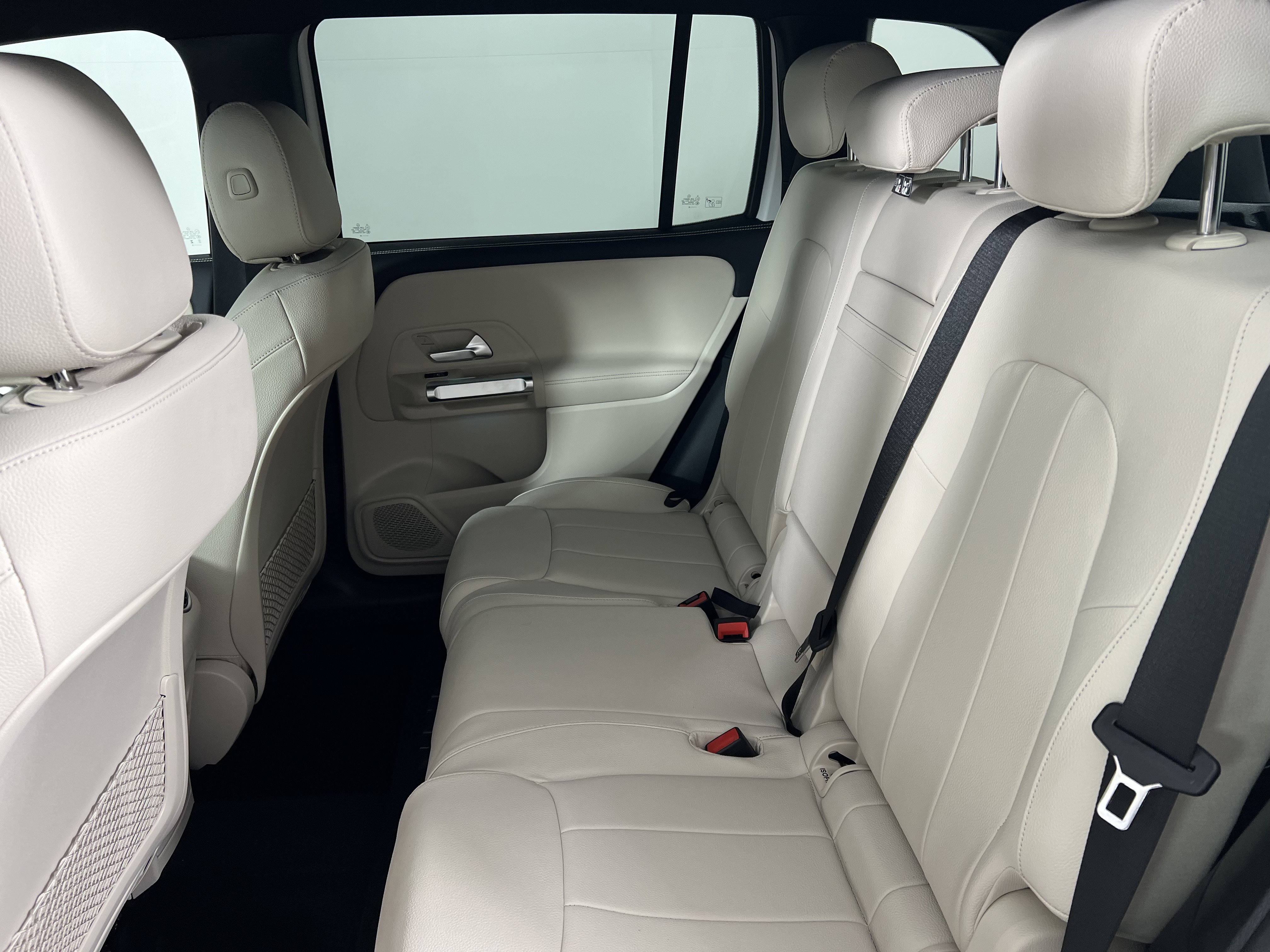 Used 2025 Mercedes-Benz GLB 250 4MATIC image 19