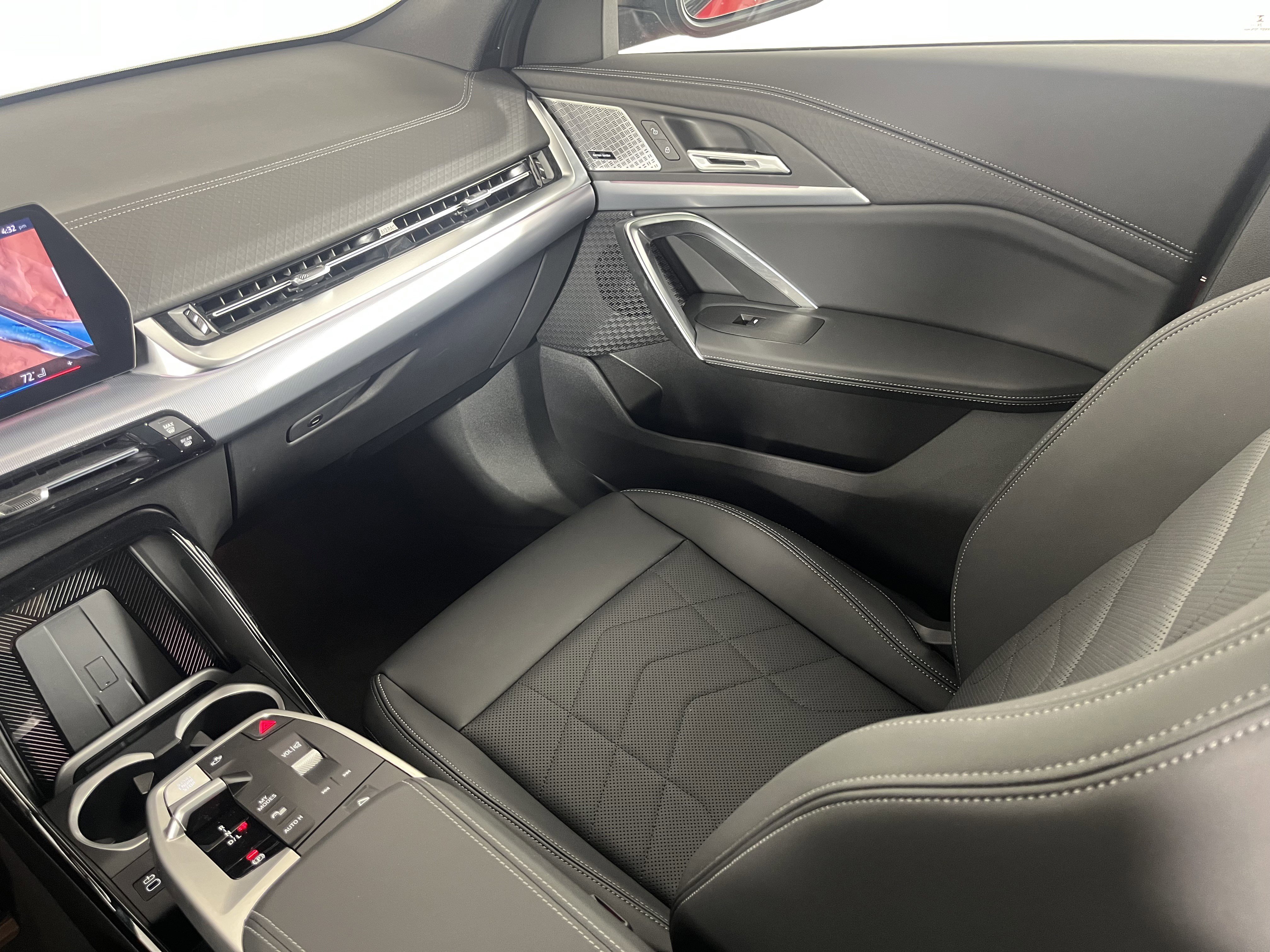 Used 2025 BMW X2 xDrive28i w/ Convenience Package image 11