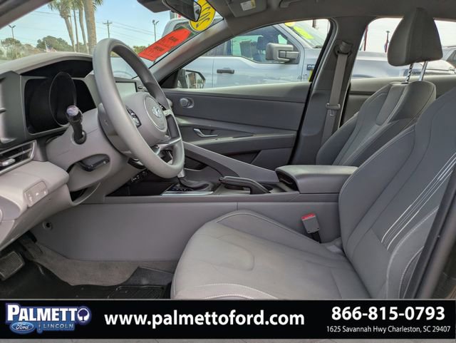 Used 2022 Hyundai Elantra SEL FWD image 17