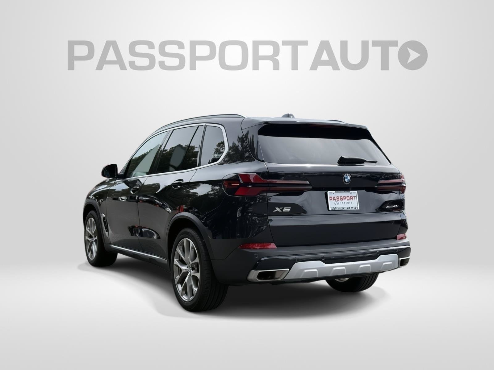 Used 2024 BMW X5 xDrive40i w/ Parking Assistance Package AWD/4WD image 4
