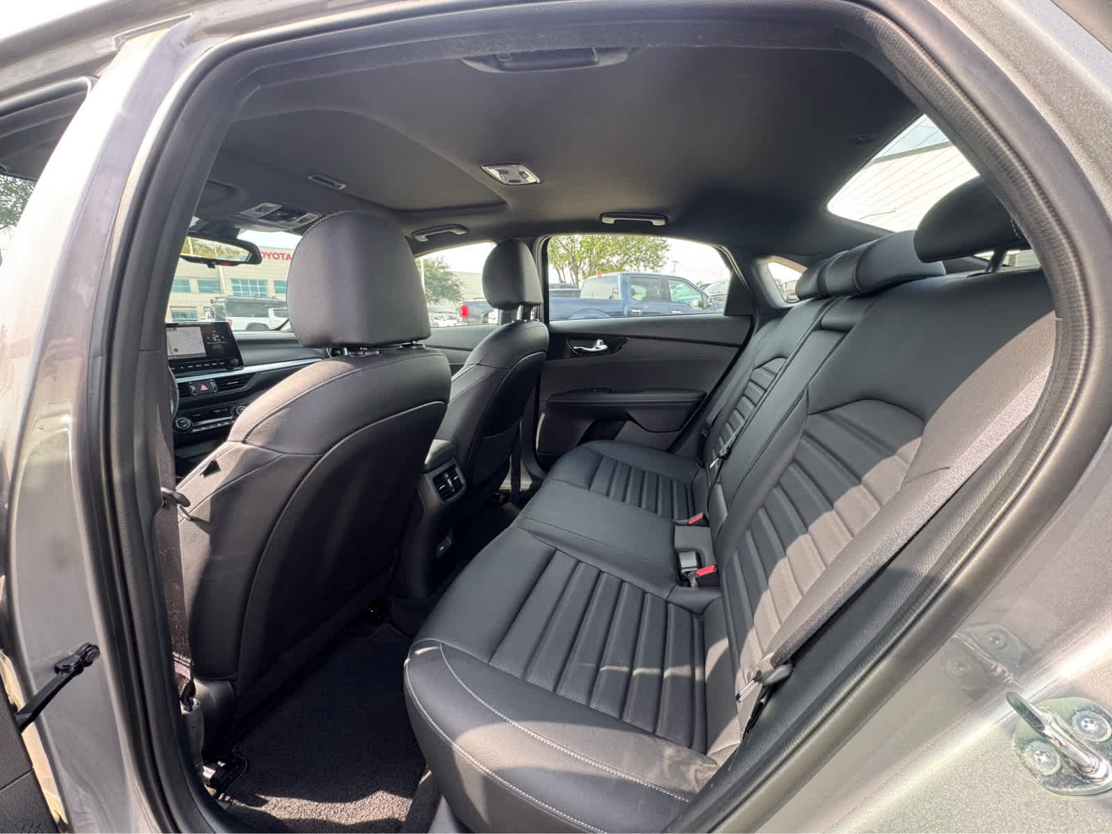Used 2024 Kia Forte GT-Line w/ GT-Line Premium Package FWD image 5