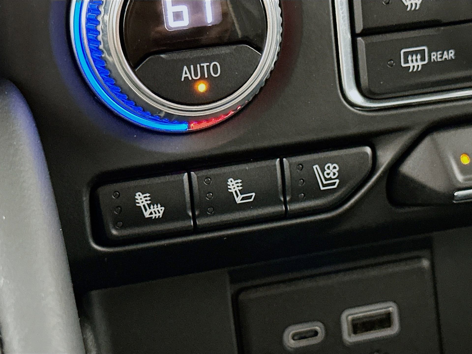 Used 2023 GMC Yukon XL SLT w/ LPO, Floor Liner Package image 22