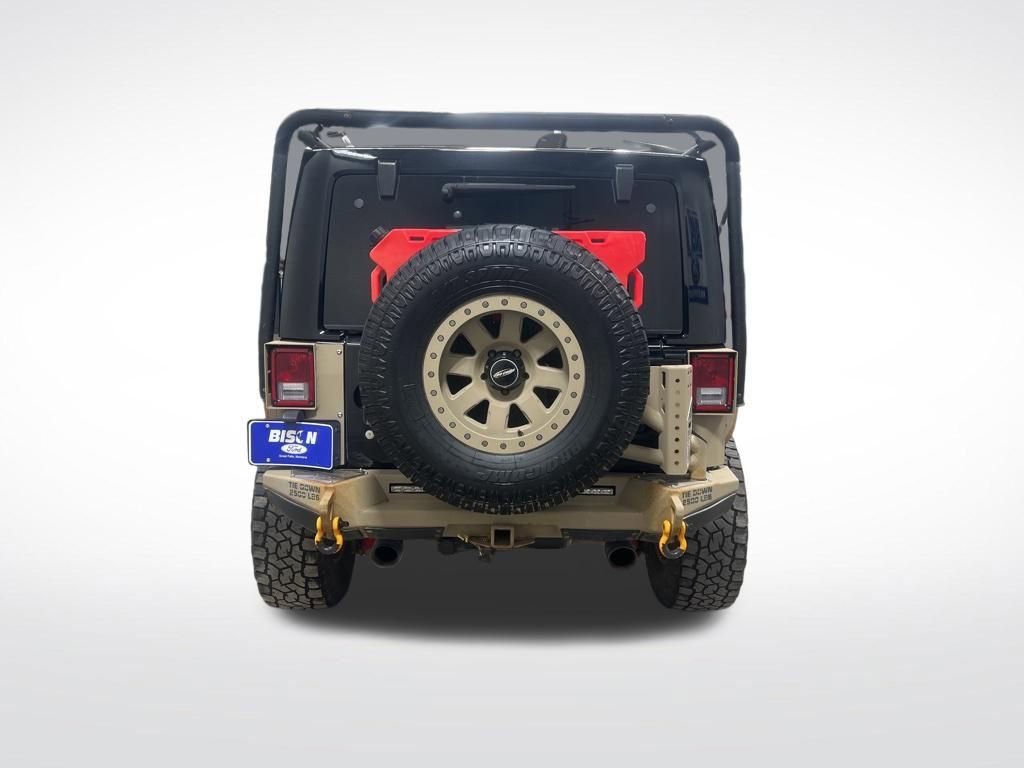 Used 2015 Jeep Wrangler Unlimited Rubicon w/ Connectivity Group image 4