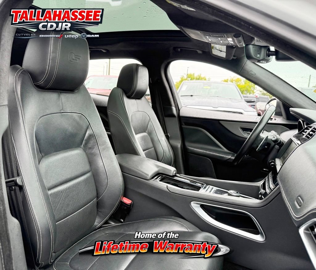 Used 2020 Jaguar F-PACE S AWD/4WD image 35