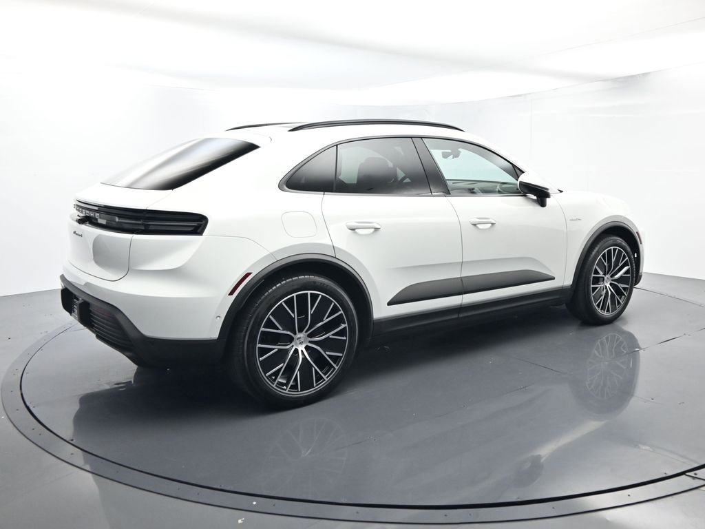 Certified 2024 Porsche Macan 4 Electric image 15