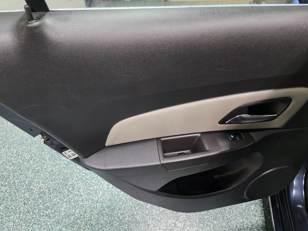 Used 2016 Chevrolet Cruze LT w/ Technology Package image 20