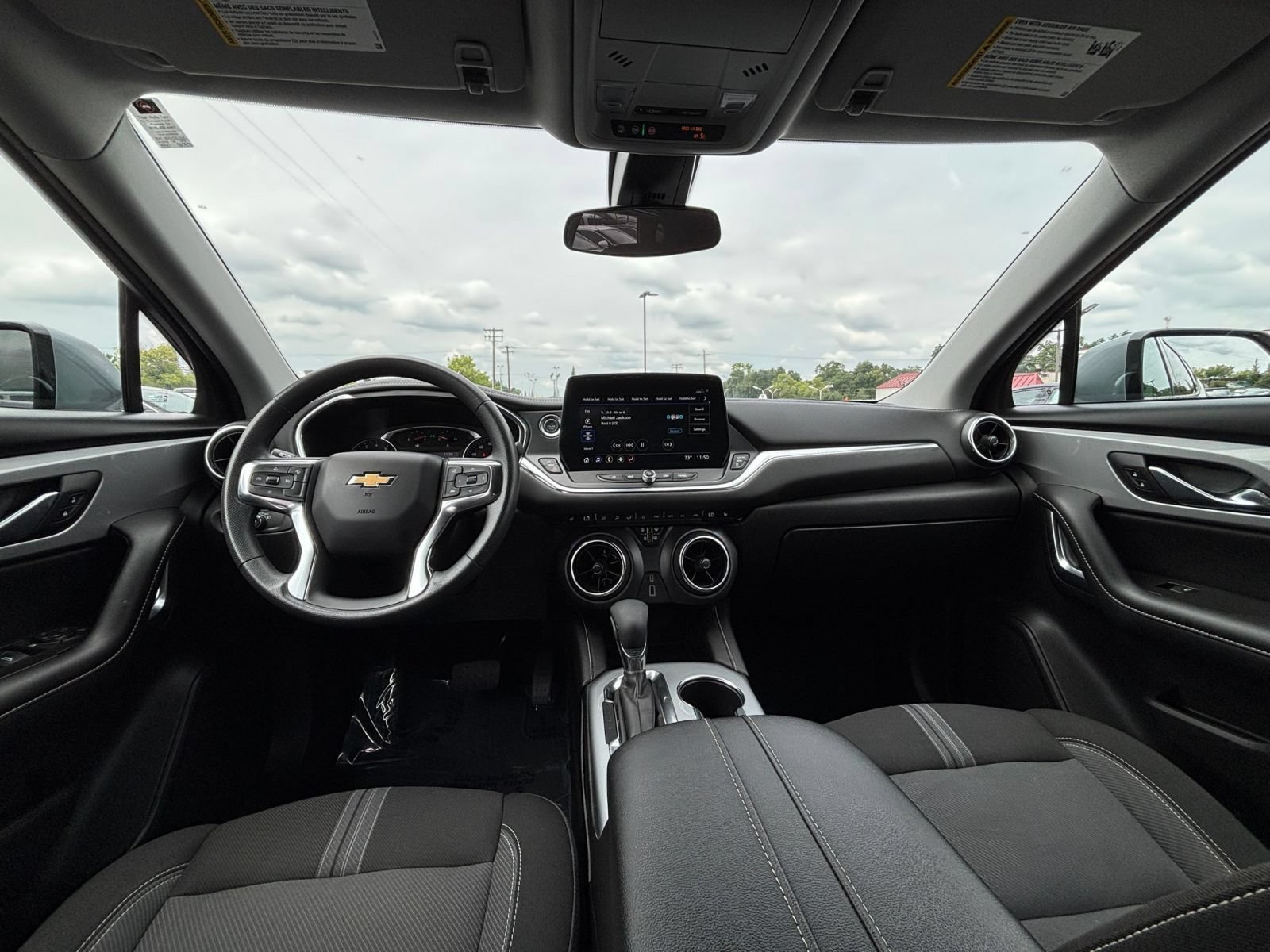 Used 2025 Chevrolet Blazer LT FWD image 34