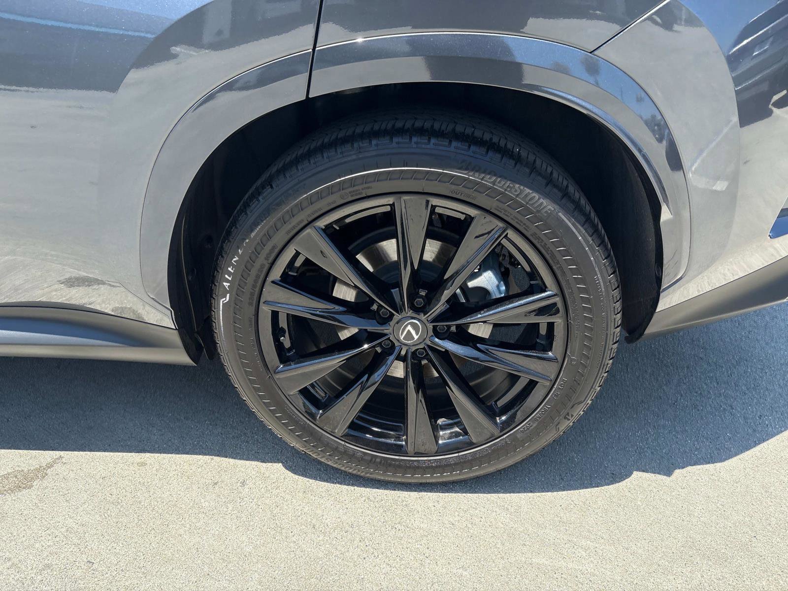 Used 2024 BMW 330i xDrive Sedan w/ Premium Package image 8