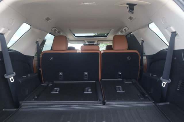 Certified 2026 Nissan Pathfinder Platinum w/ Cargo Package AWD/4WD image 31