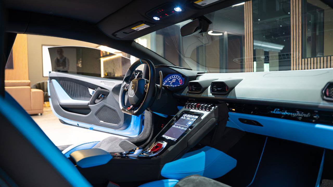 Used 2023 Lamborghini Huracan Tecnica RWD image 28