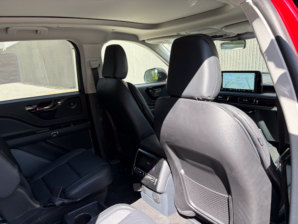 New 2026 Lincoln Aviator Reserve w/ Jet Appearance Package AWD/4WD image 28