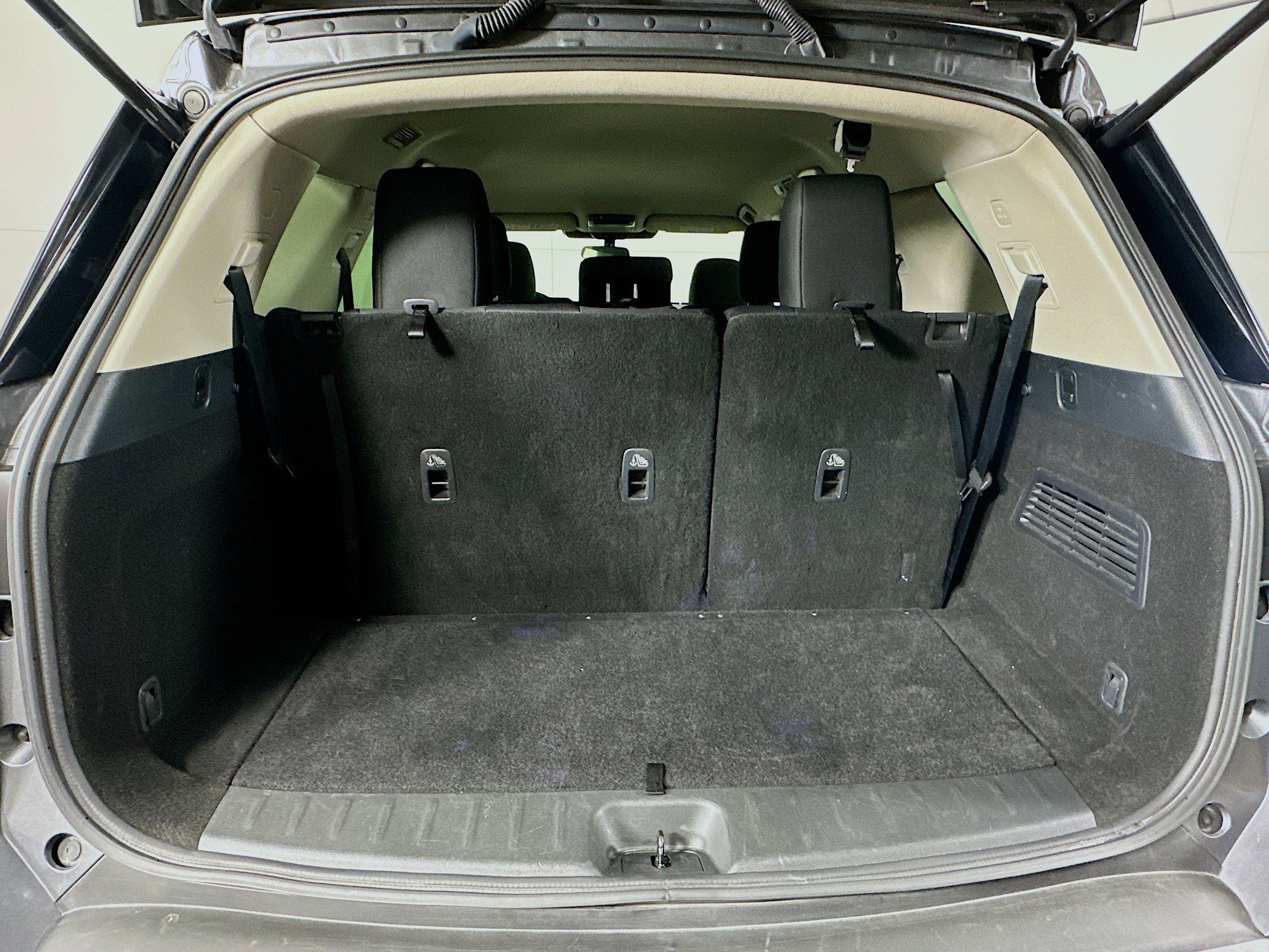 Used 2024 Nissan Pathfinder SV image 29