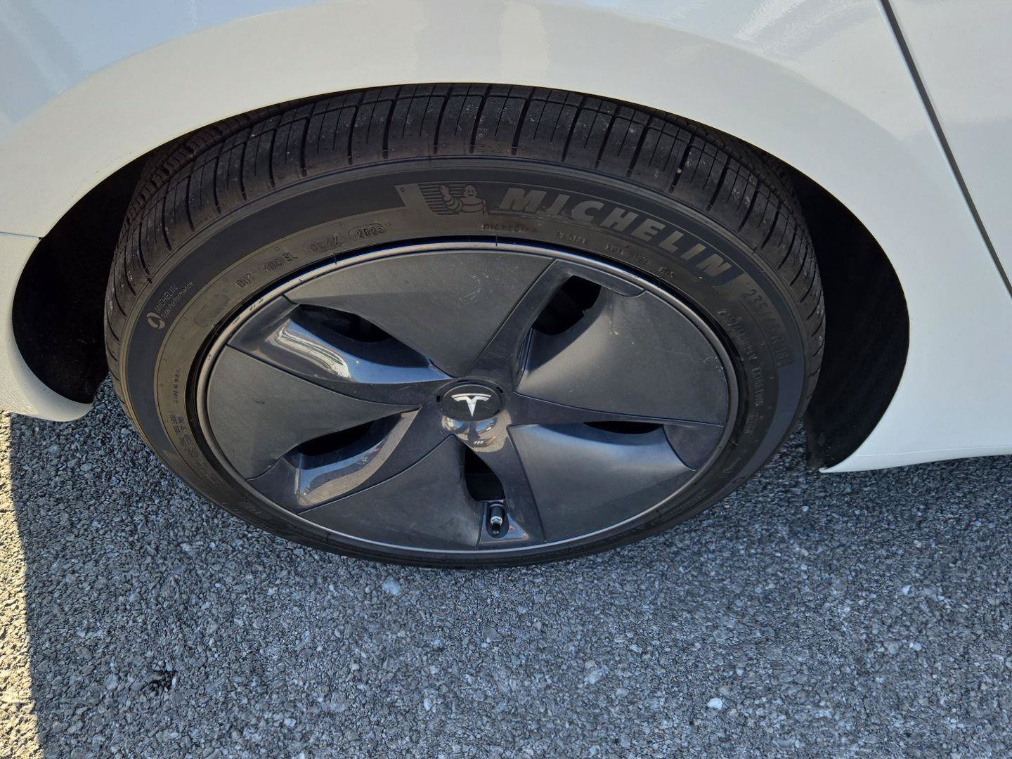 Used 2020 Tesla Model 3 Standard Range RWD image 10
