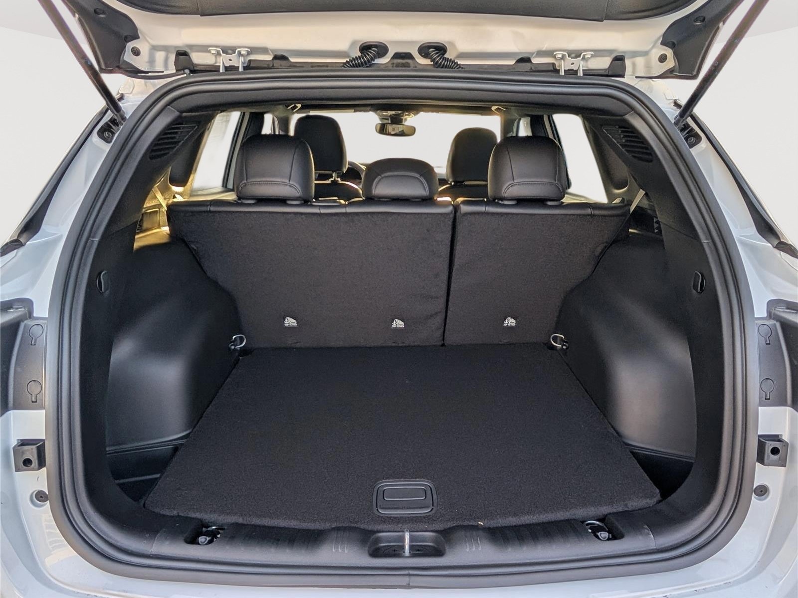 New 2026 Jeep Compass Latitude AWD/4WD image 8