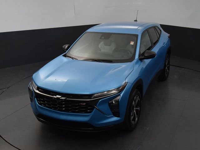 Used 2025 Chevrolet Trax RS w/ Driver Confidence Package FWD image 30