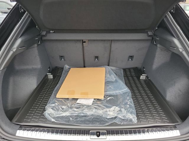 New 2025 Audi Q3 2.0T Premium image 30