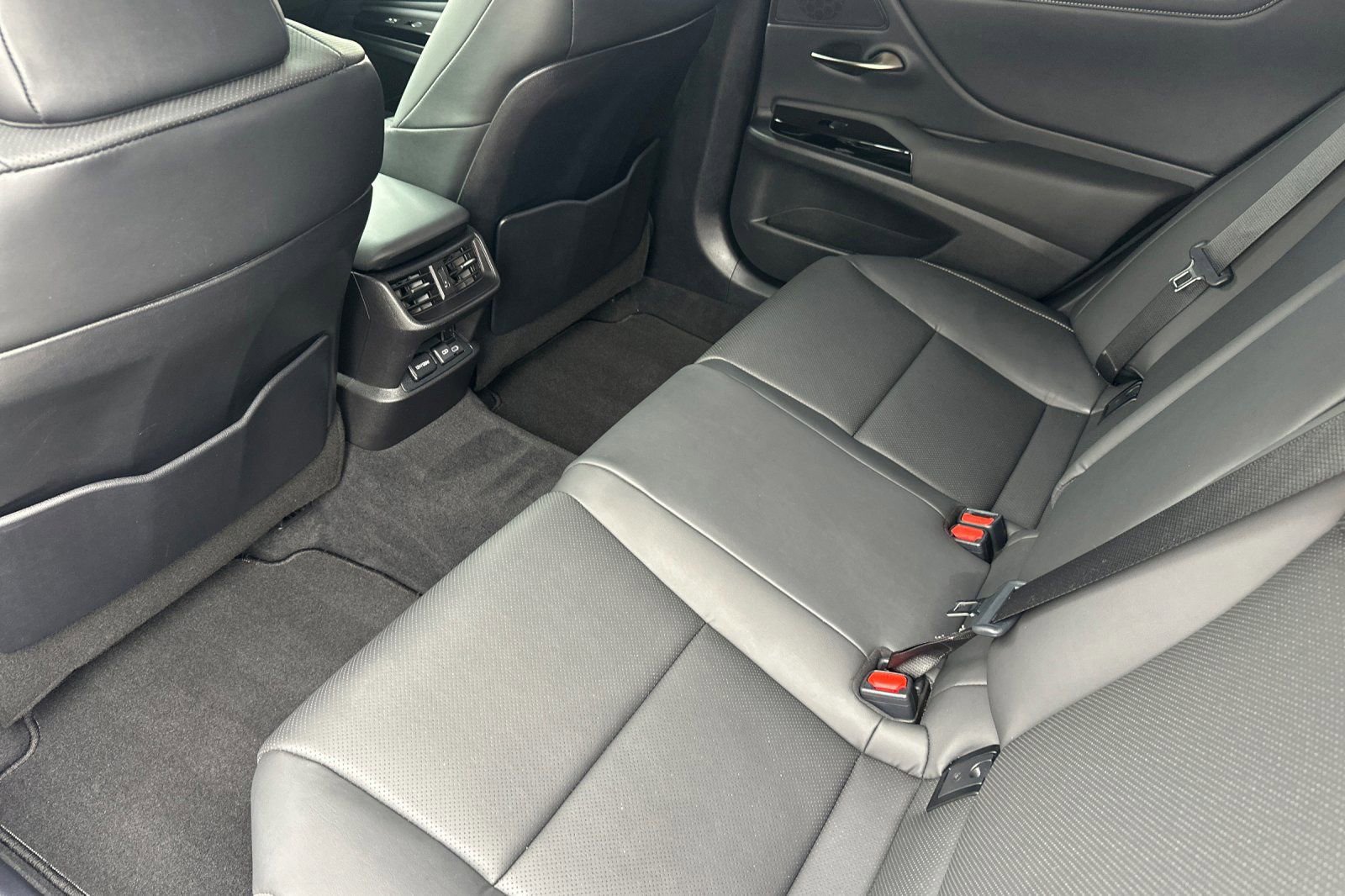 Certified 2024 Lexus ES 350 w/ Premium Package image 14