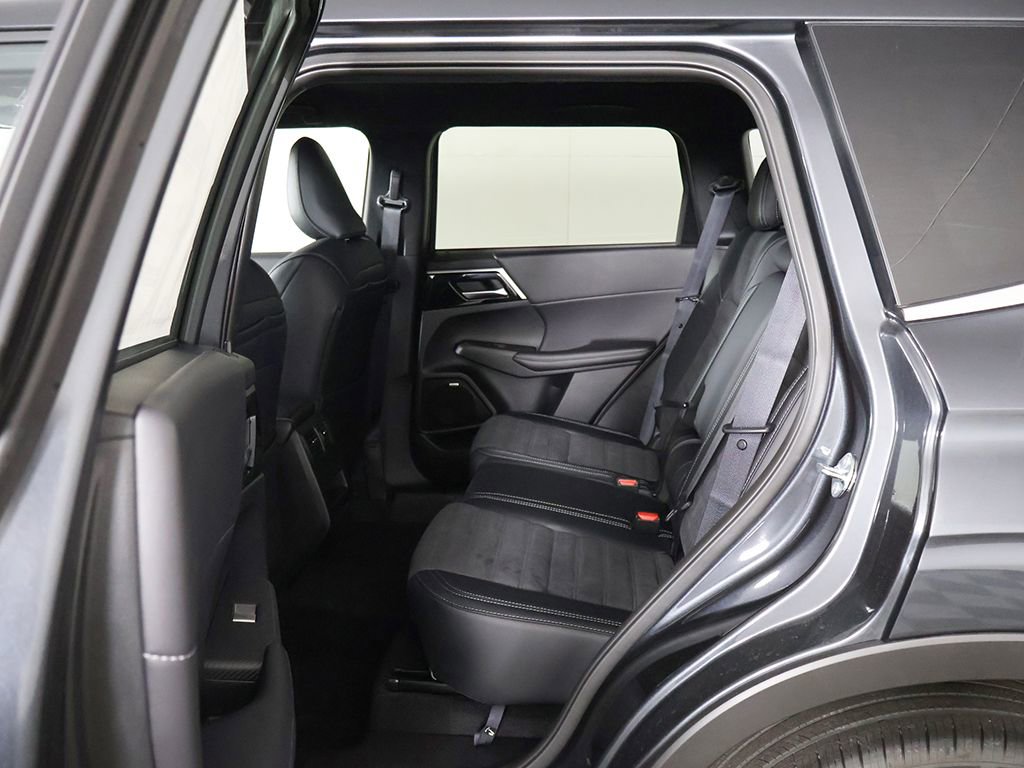 New 2026 Mitsubishi Outlander LE AWD/4WD image 29