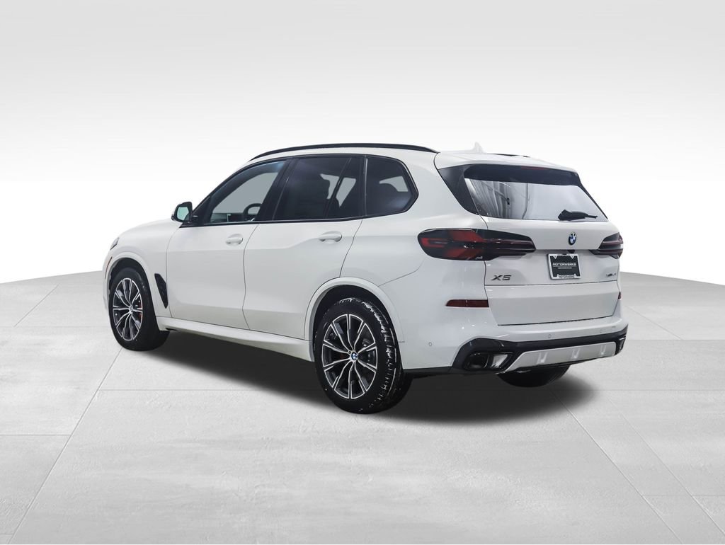 New 2026 BMW X5 xDrive40i w/ M Sport Package image 3