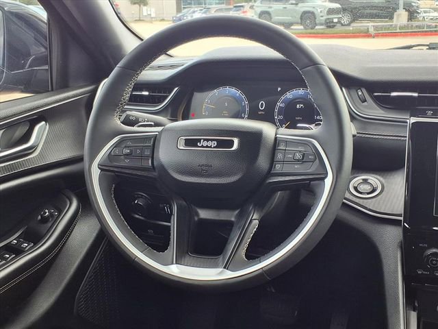 Used 2023 Jeep Grand Cherokee L Laredo image 13