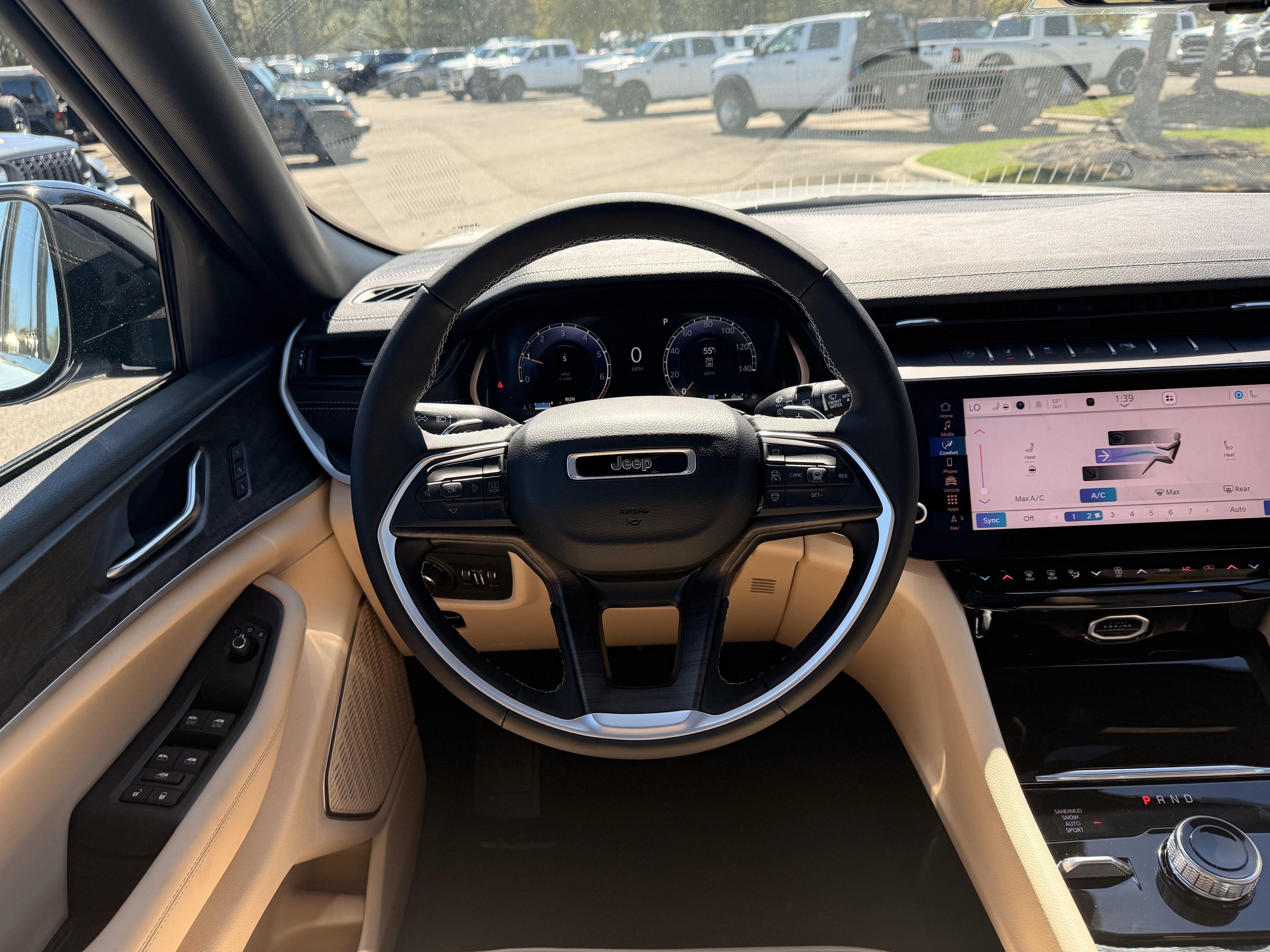 New 2026 Jeep Grand Cherokee Limited w/ Luxury Tech Group II AWD/4WD image 26