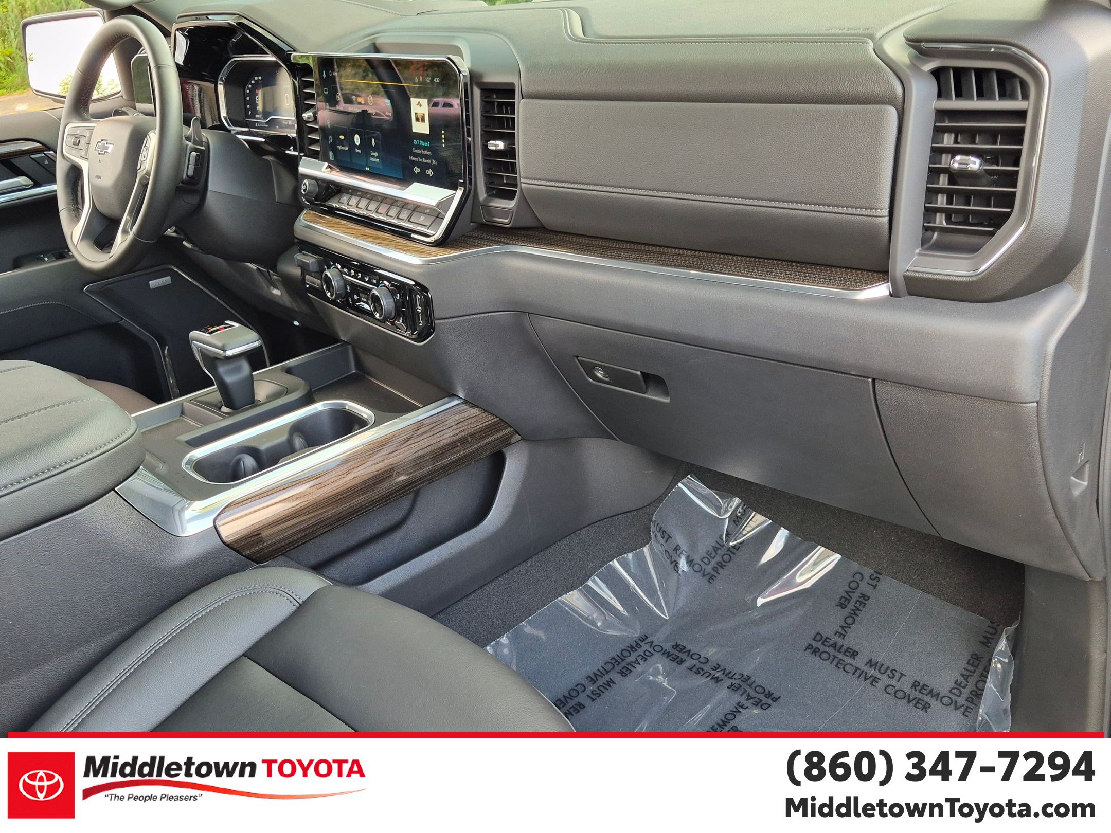 Used 2025 Chevrolet Silverado 1500 LT Trail Boss w/ LT Trail Boss Premium Package AWD/4WD image 38