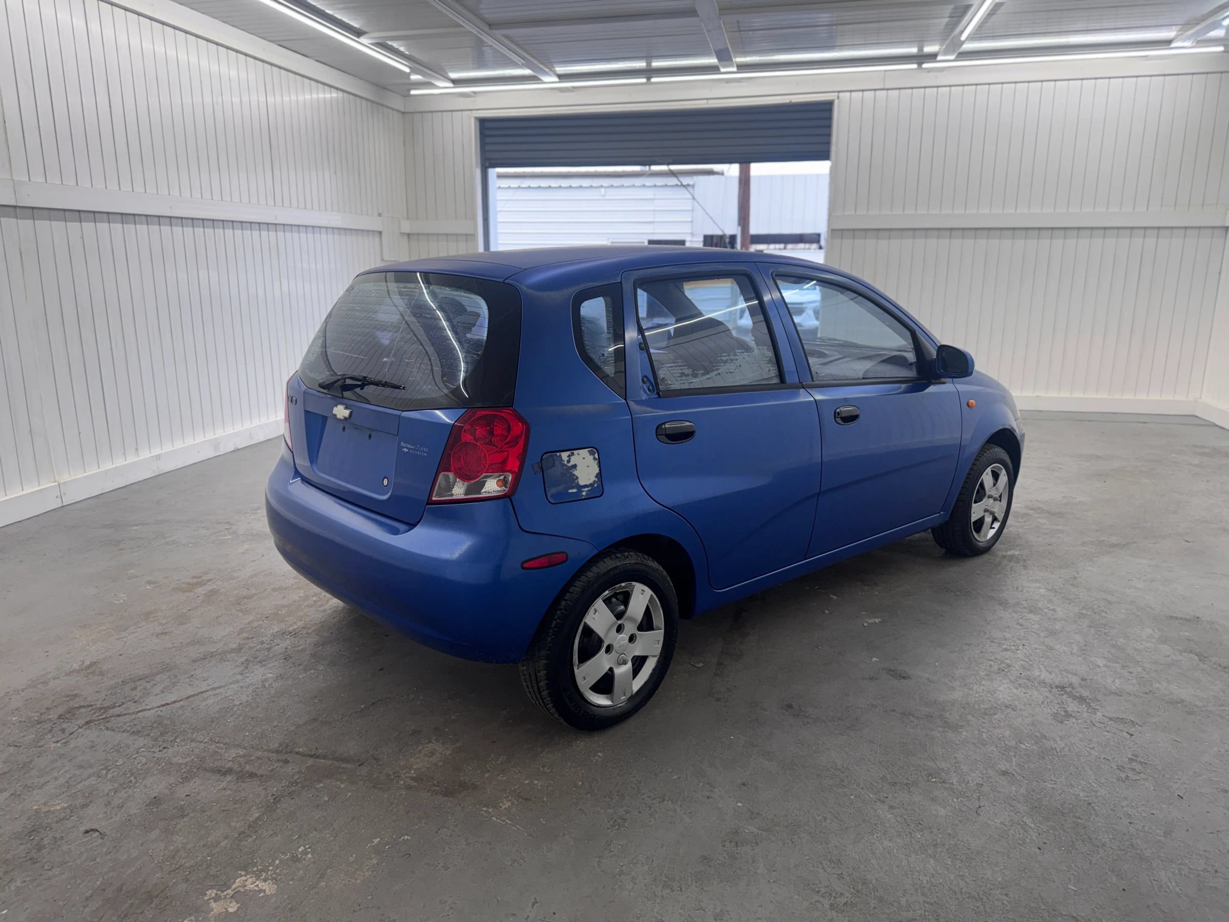 Used 2004 Chevrolet Aveo Hatchback FWD image 5