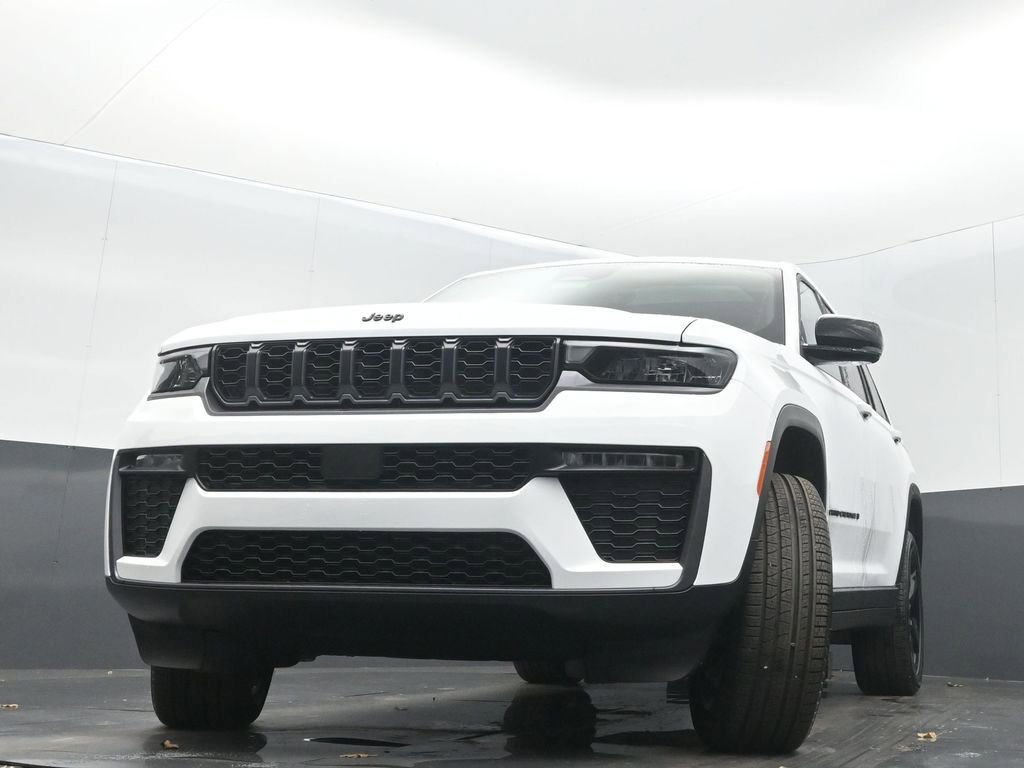 New 2026 Jeep Grand Cherokee L Limited w/ Limited Altitude Package AWD/4WD image 32