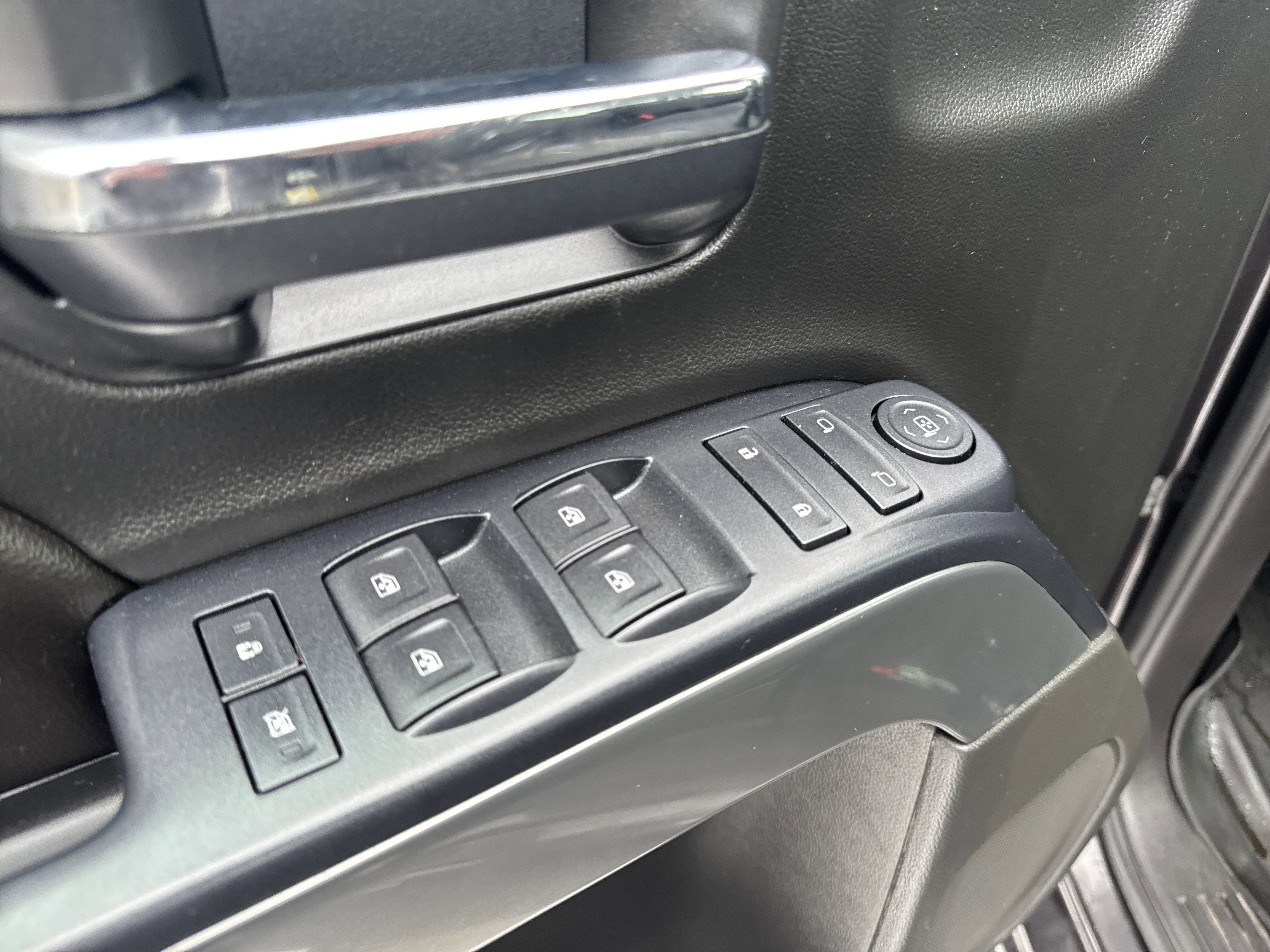 Used 2016 Chevrolet Silverado 1500 LT image 14