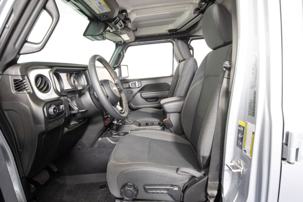 Used 2024 Jeep Wrangler Unlimited Sport AWD/4WD image 9