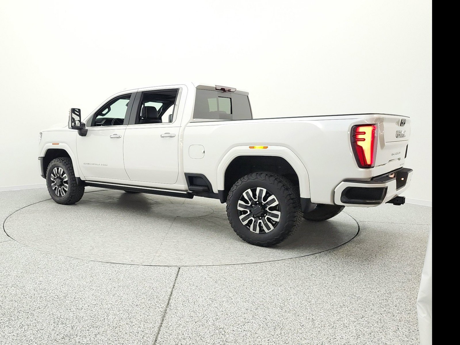 Used 2024 GMC Sierra 2500 Denali Ultimate w/ Max Trailering Package image 7