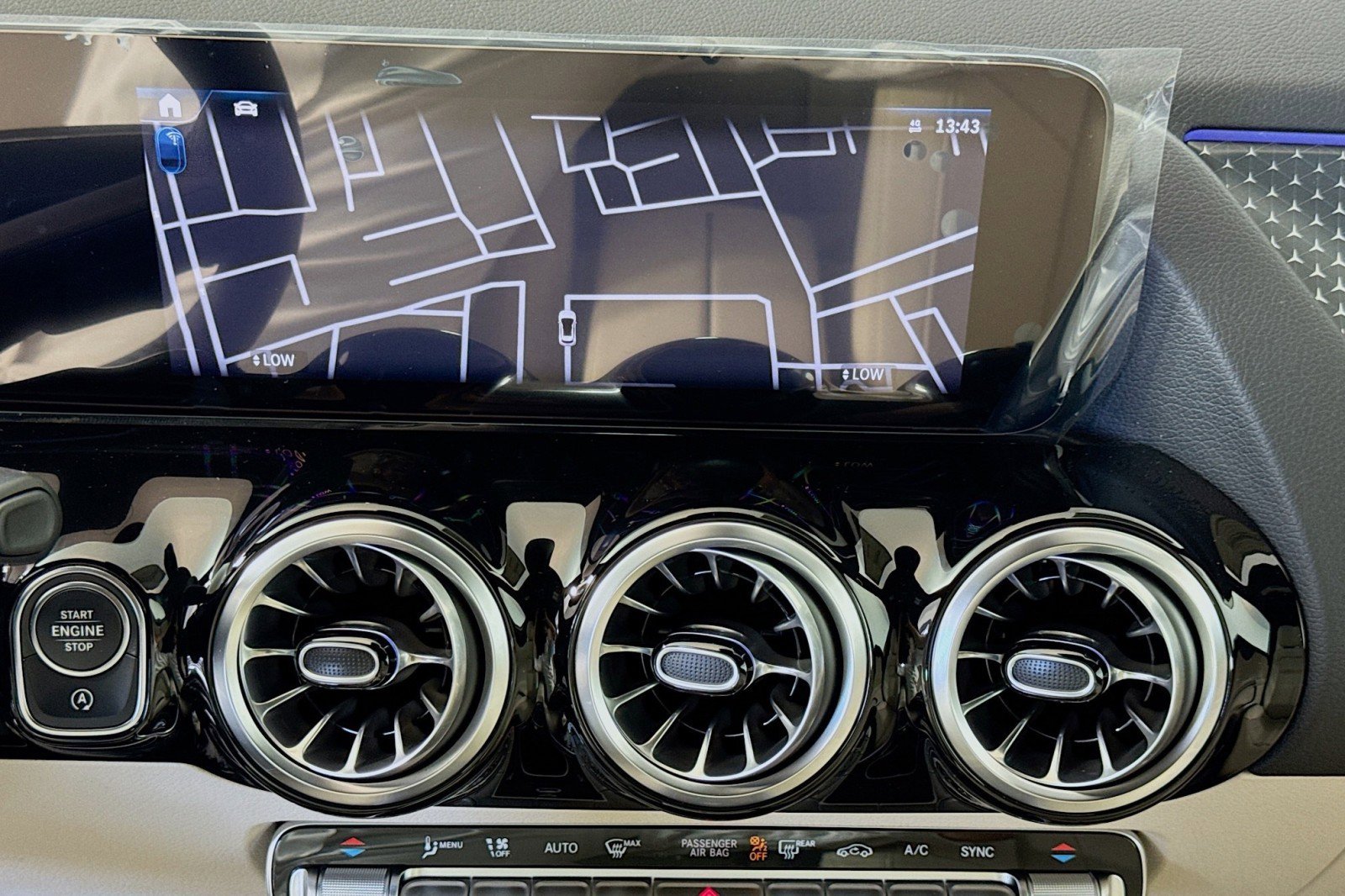 New 2025 Mercedes-Benz GLA 250 image 12