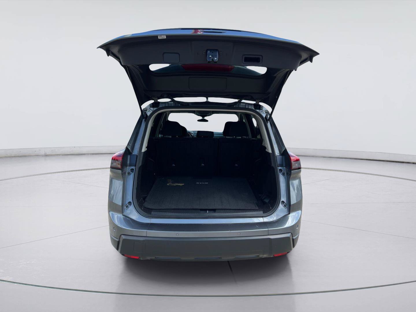 Used 2025 Nissan Rogue S FWD image 14
