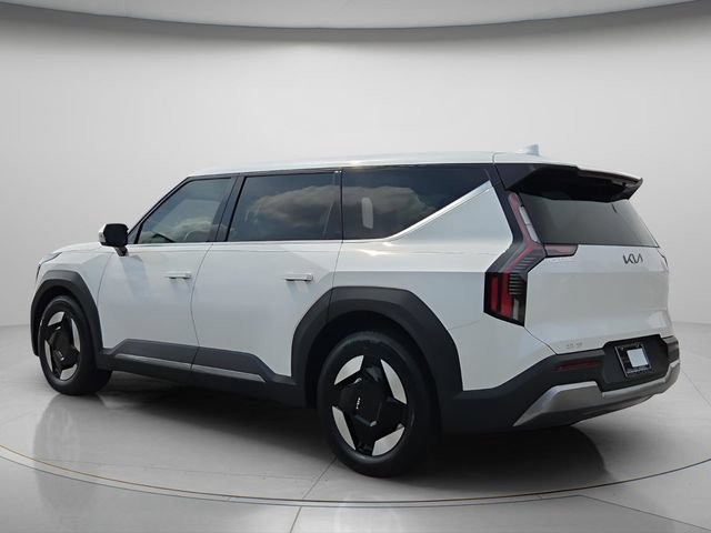 Used 2024 Kia EV9 Light Long Range RWD image 6
