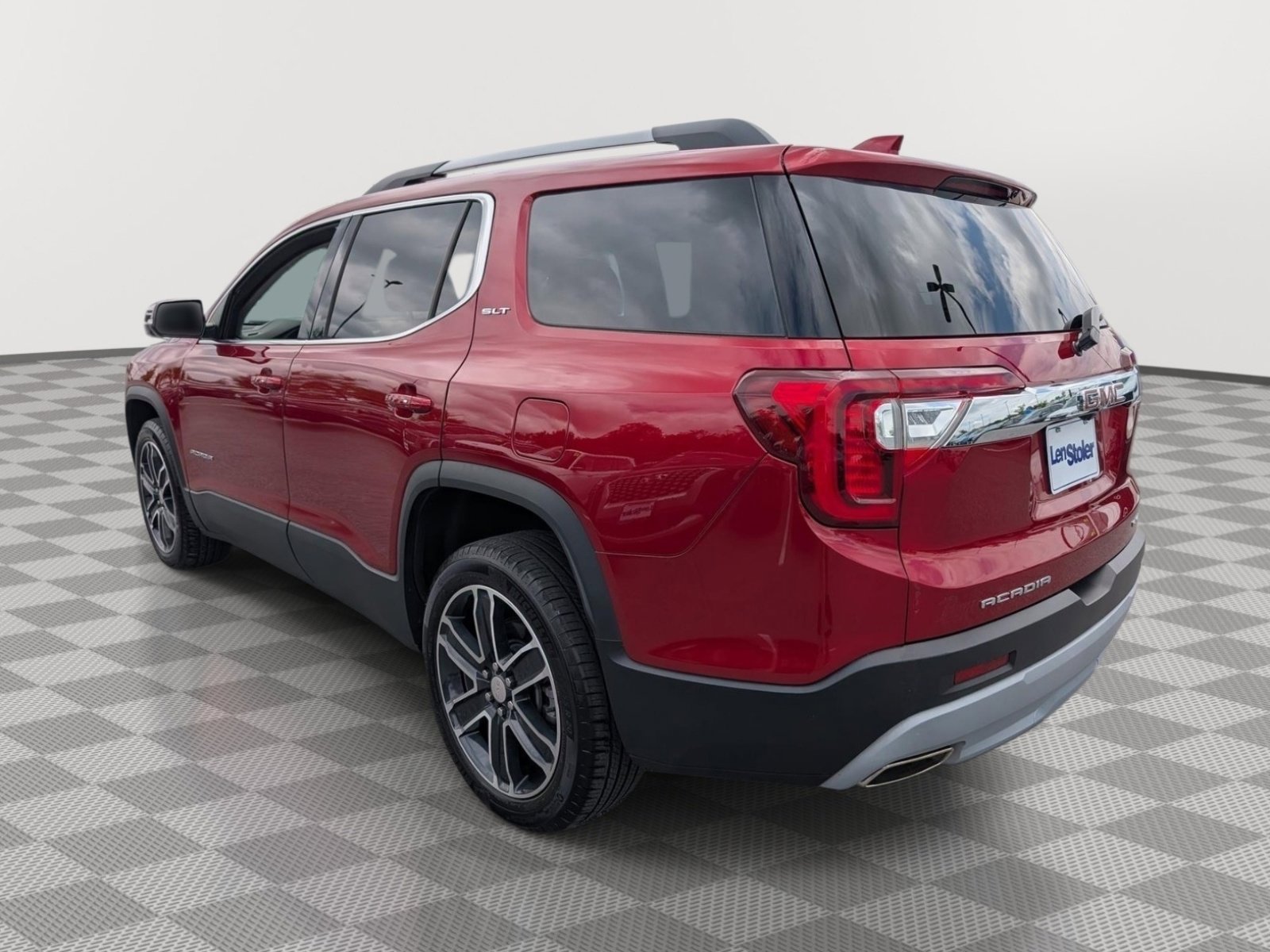 Used 2023 GMC Acadia SLT w/ Technology Package AWD/4WD image 3